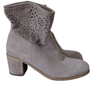 Suede Ankle Boots Tan Lasser cut Womens Size 8 Crown Casual Chunky Shoes